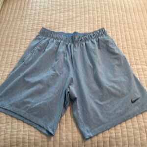 Nike Men’s Dry fit shorts XL in a Heather Blue